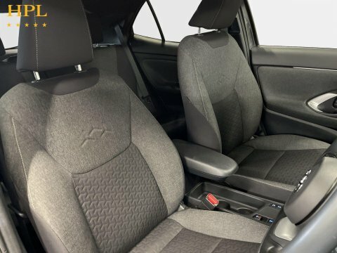 Toyota Yaris Cross Excel White #11