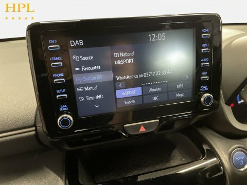 Toyota Yaris Cross Excel White #16