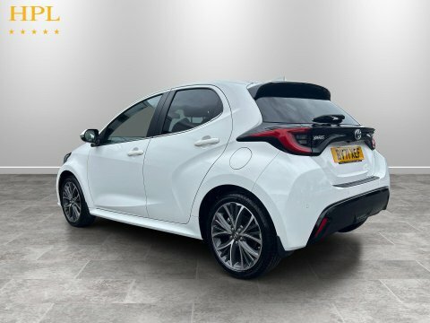 Toyota Yaris 2021 71 1.5 White #5