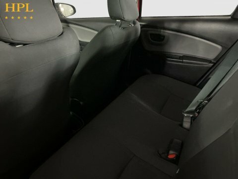 Toyota Yaris Icon Tech 1.5 Vvt-i Red #19