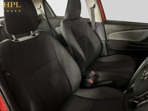 Toyota Yaris Icon Tech 1.5 Vvt-i Red #11
