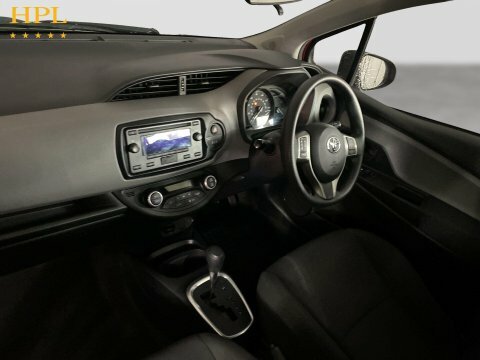 Toyota Yaris Icon Tech 1.5 Vvt-i Red #14