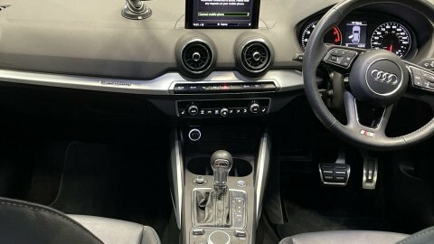 Audi Q2 1.5 Tfsi 35 S Line Suv 150 Ps Grey #16
