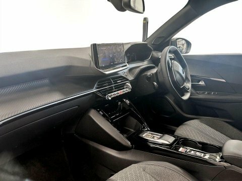 Peugeot e-2008 50Kwh Allure Suv 136 Ps Black #15