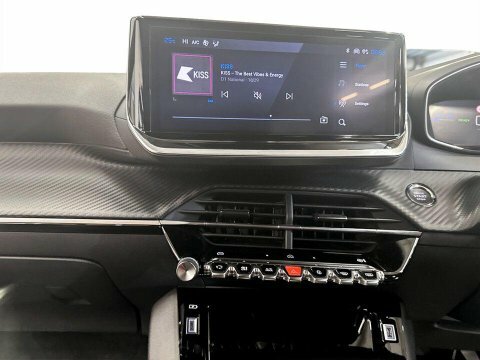 Peugeot e-2008 50Kwh Allure Suv 136 Ps Black #18