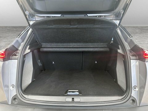 Peugeot e-2008 50Kwh Allure Suv 136 Ps Black #21