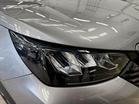 Peugeot e-2008 50Kwh Allure Suv 136 Ps Black #9