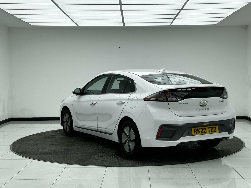 Hyundai Ioniq 1.6 H-gdi Premium Hatchback Hybrid Dct White #4