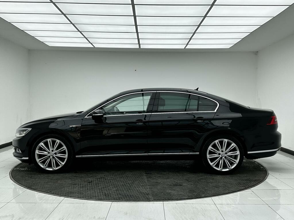 Volkswagen Passat Gt Black #4