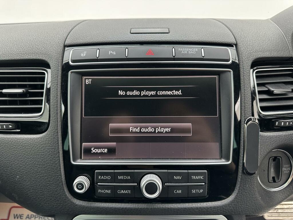 Volkswagen Touareg Diesel White #41