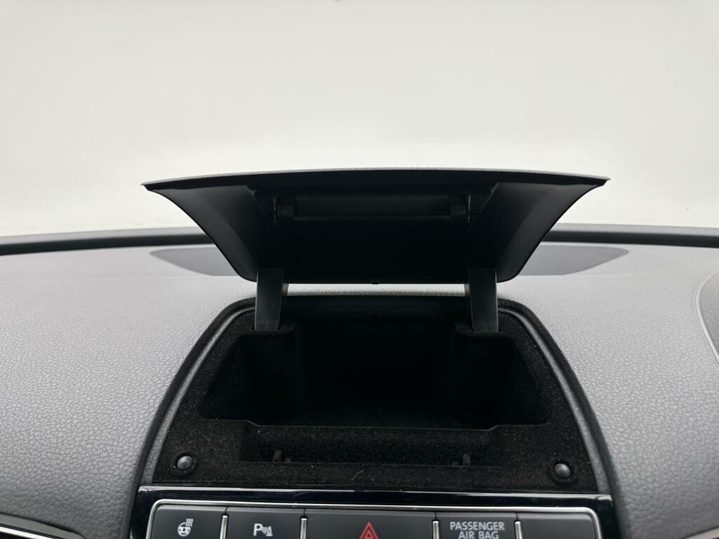 Volkswagen Touareg Diesel White #36