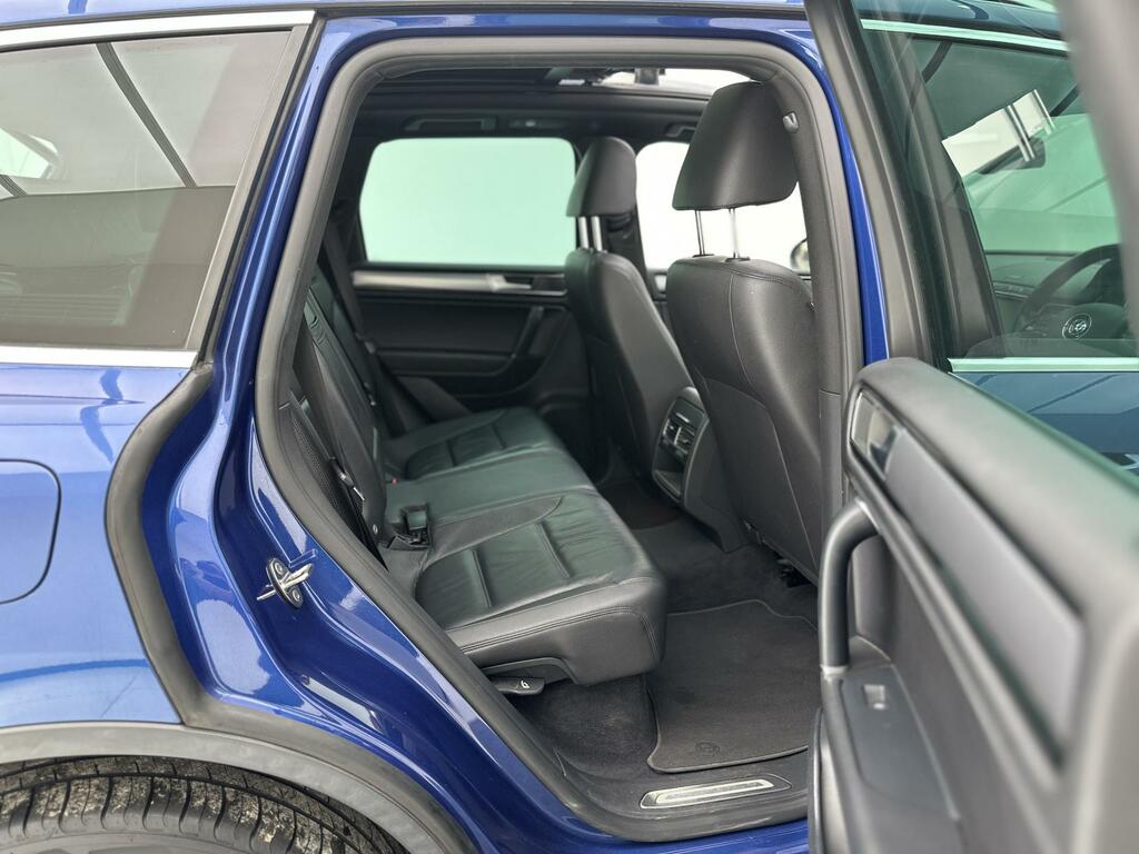 Volkswagen Touareg Diesel White #17