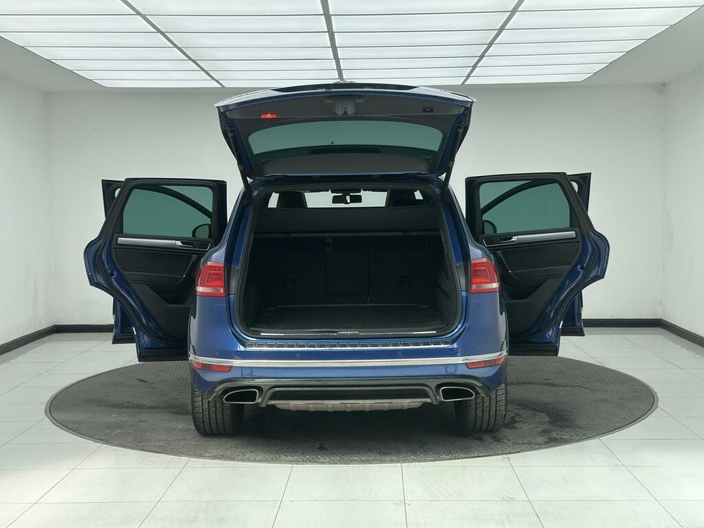 Volkswagen Touareg Diesel White #9