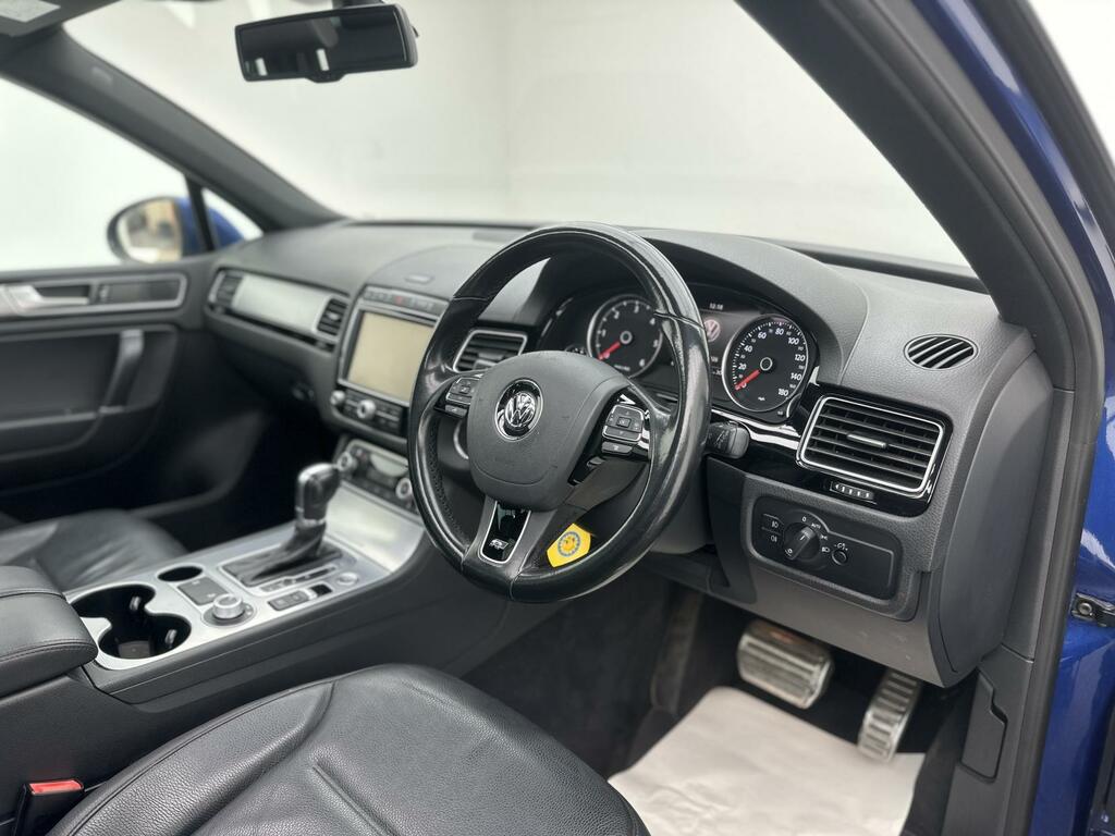 Volkswagen Touareg Diesel White #13