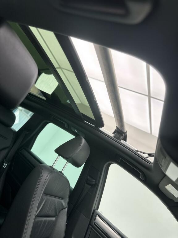 Volkswagen Touareg Diesel White #12