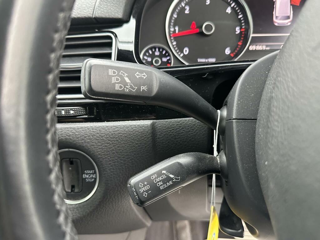 Volkswagen Touareg Diesel White #33