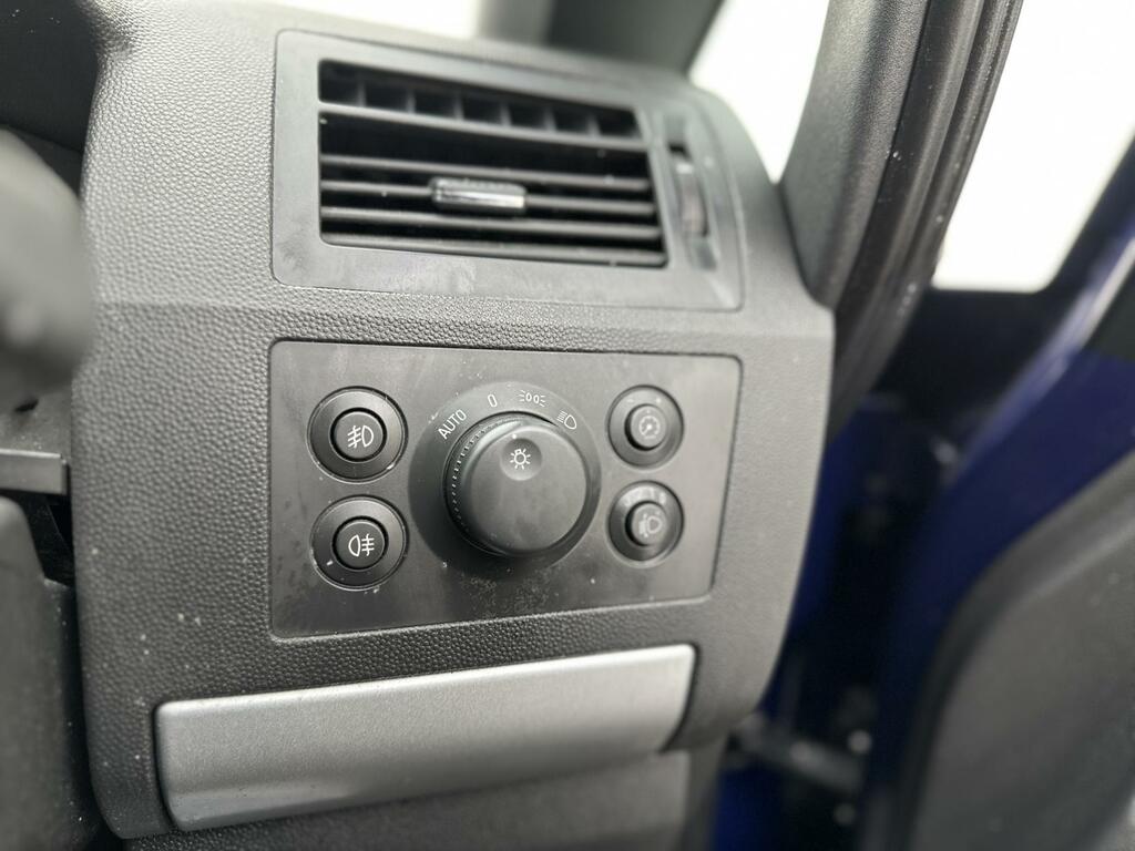 Vauxhall Zafira Zafira Exclusiv Blue #31