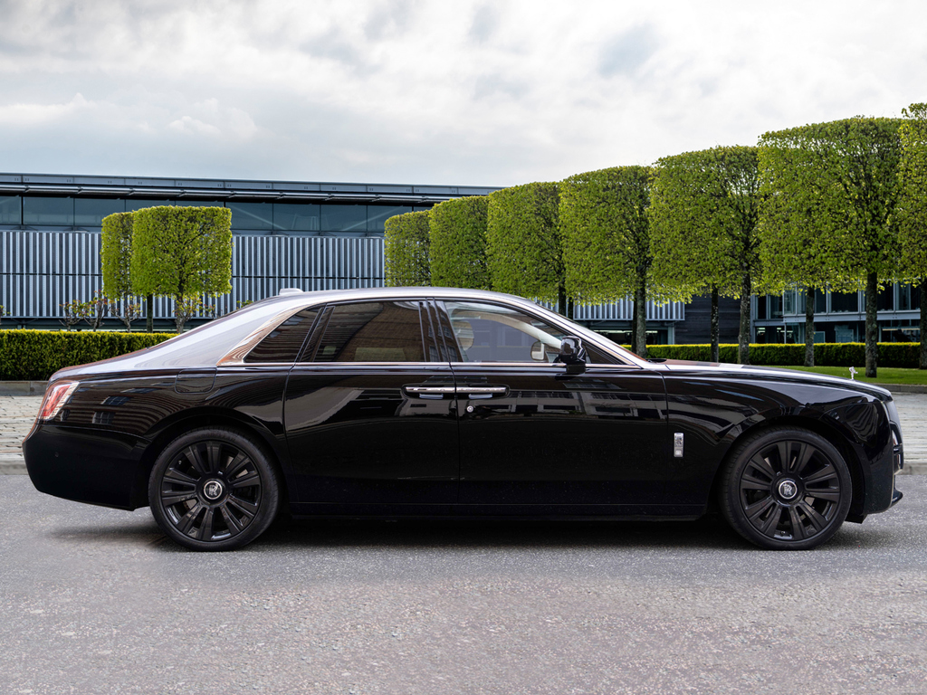 Rolls-Royce Ghost Saloon Black #3