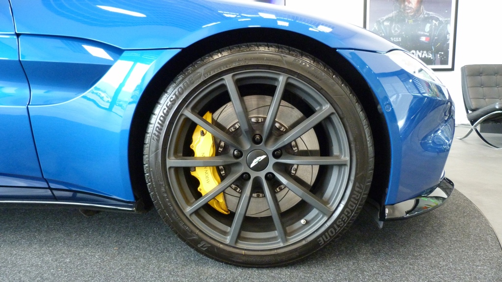 Aston Martin Vantage Vantage V8 Roadster Blue #4