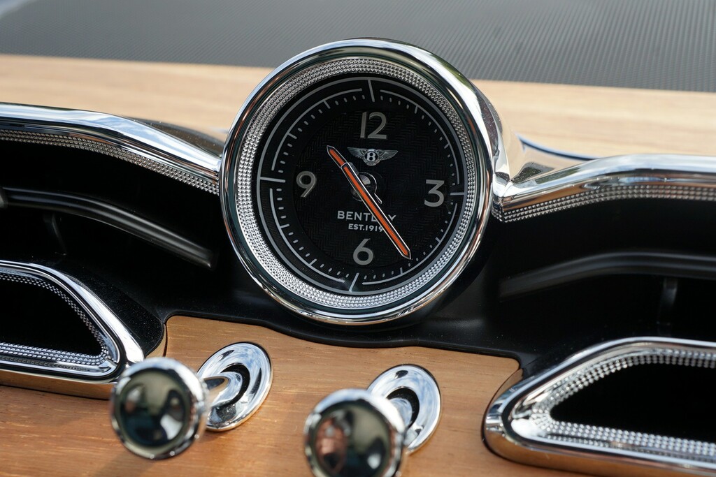 Bentley Bentayga V8  #18