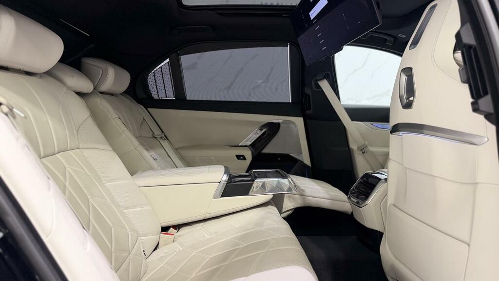BMW i7 400Kw Xdrive60 M Sport 105.7Kwh Exec Black #25