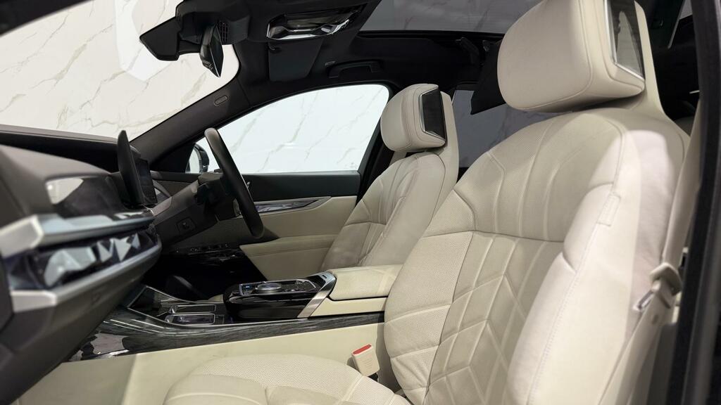 BMW i7 400Kw Xdrive60 M Sport 105.7Kwh Exec Black #13