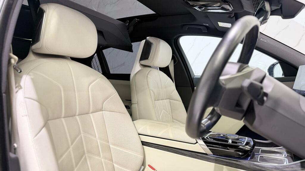 BMW i7 Excellence Pro Black #5