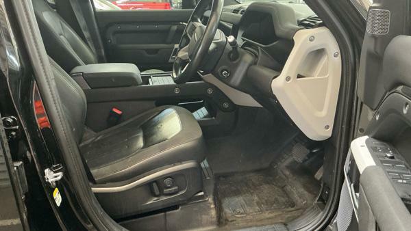 Land Rover Defender 110 Se Black #3