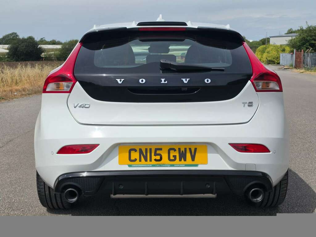 Volvo V40 2.0 T5 Carbon Editon Hatchback Eur White #5