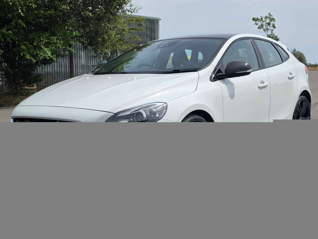 Volvo V40 2.0 T5 Carbon Editon Hatchback Eur White