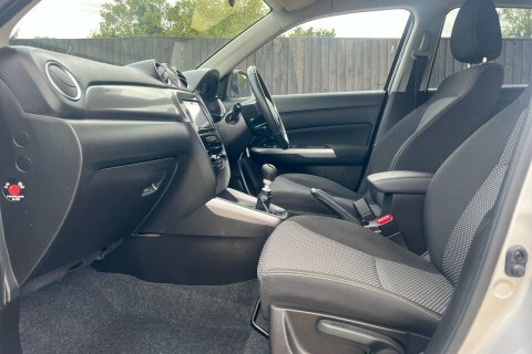 Suzuki Vitara 2020 70 Sz-t #3