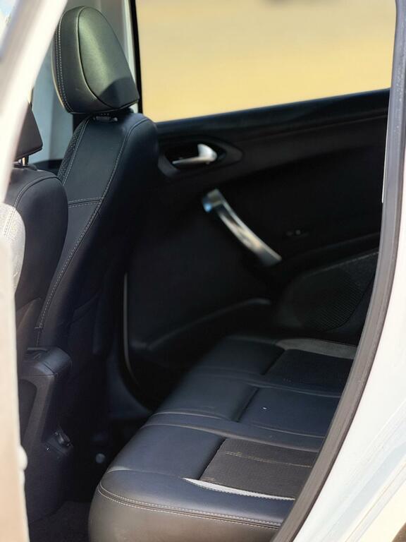 Peugeot 2008 Crossway White #16