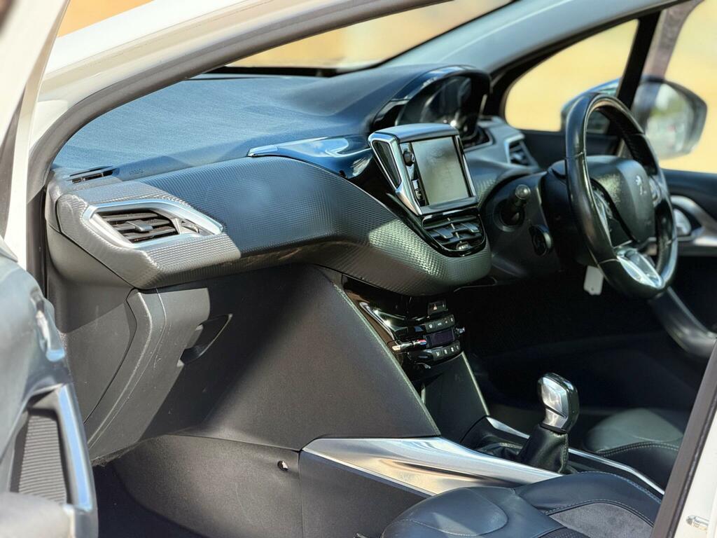 Peugeot 2008 Crossway White #7