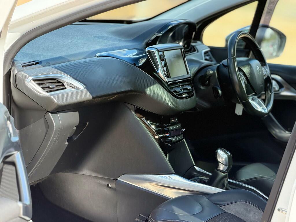 Peugeot 2008 Crossway White #14