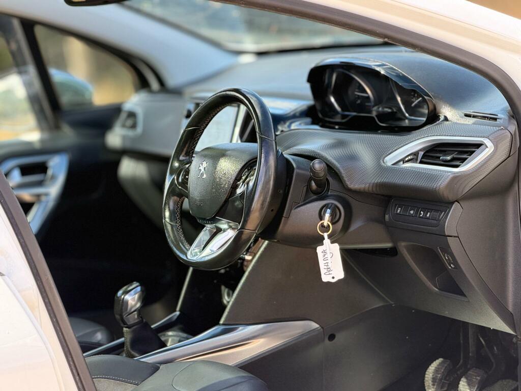 Peugeot 2008 1.2 Vti Allure Euro 5 White #2