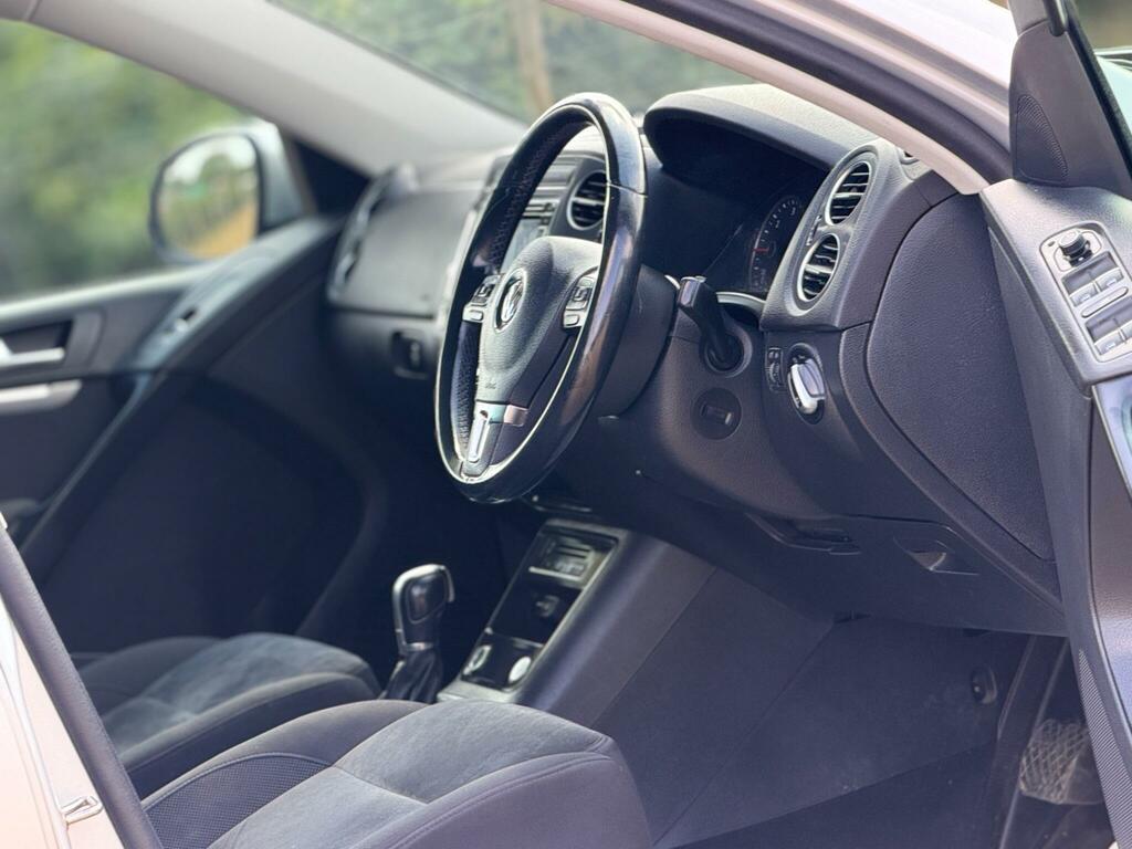 Volkswagen Tiguan Diesel White #28