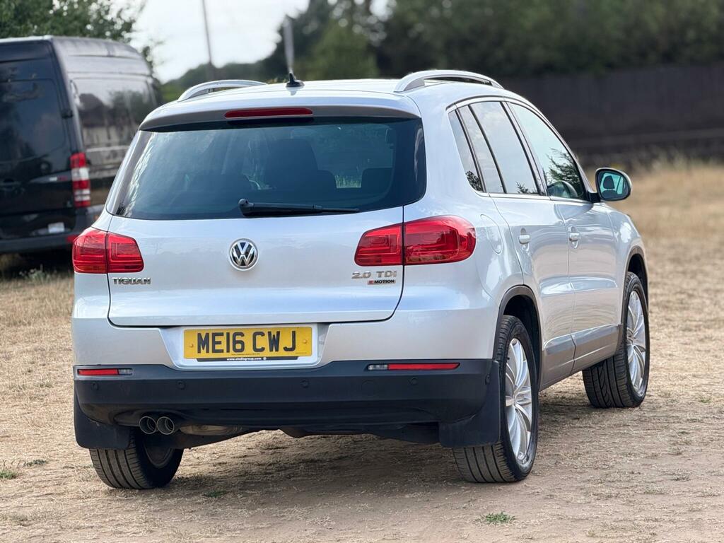 Volkswagen Tiguan Diesel White #16