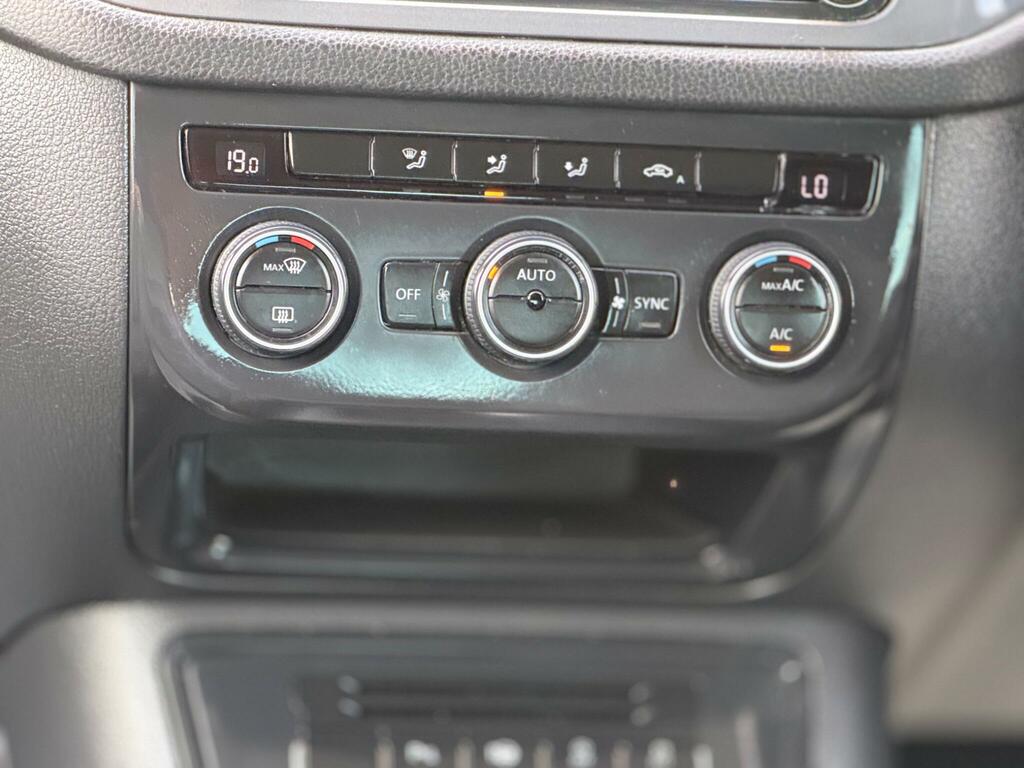 Volkswagen Tiguan Diesel White #30