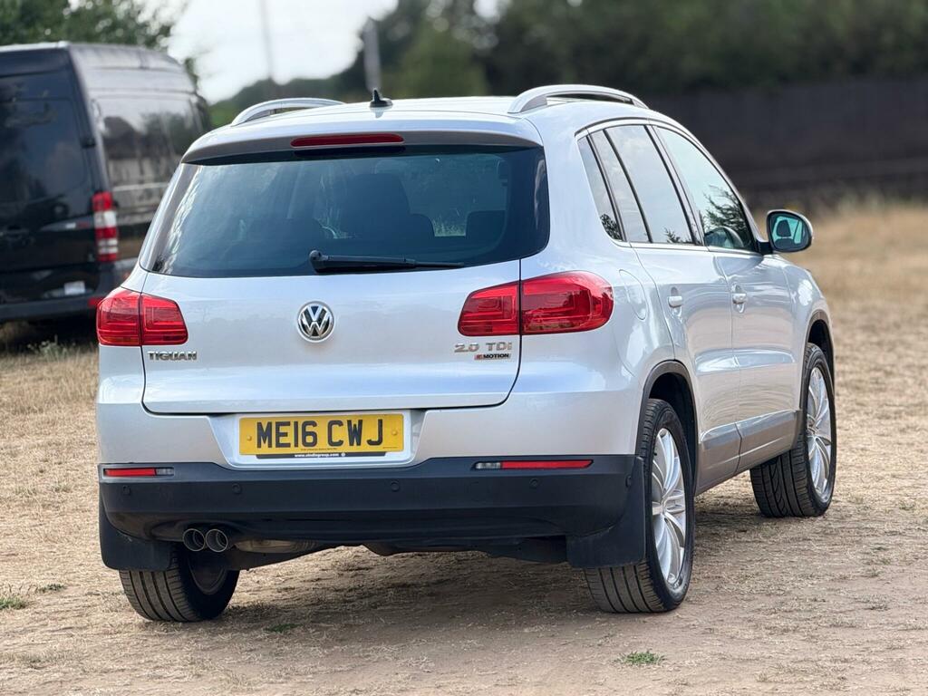 Volkswagen Tiguan Diesel White #15