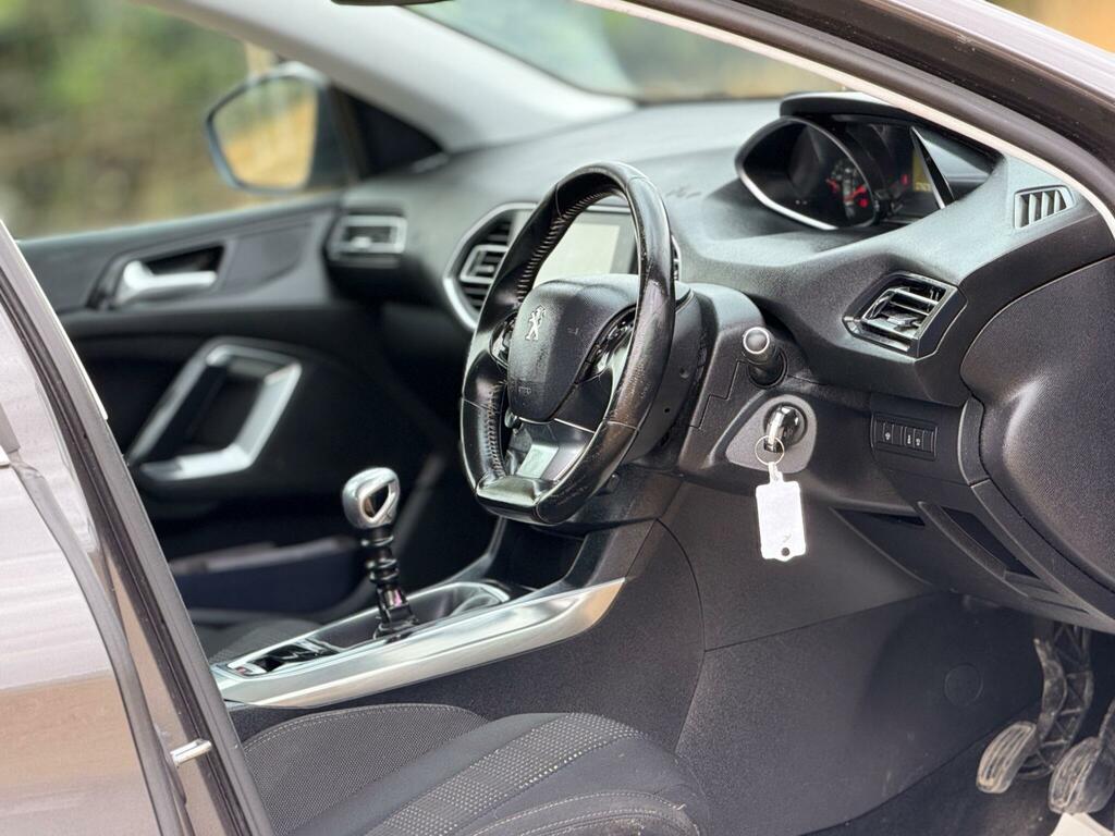 Peugeot 308 1.2 Puretech Allure Euro 6 Ss Grey #2