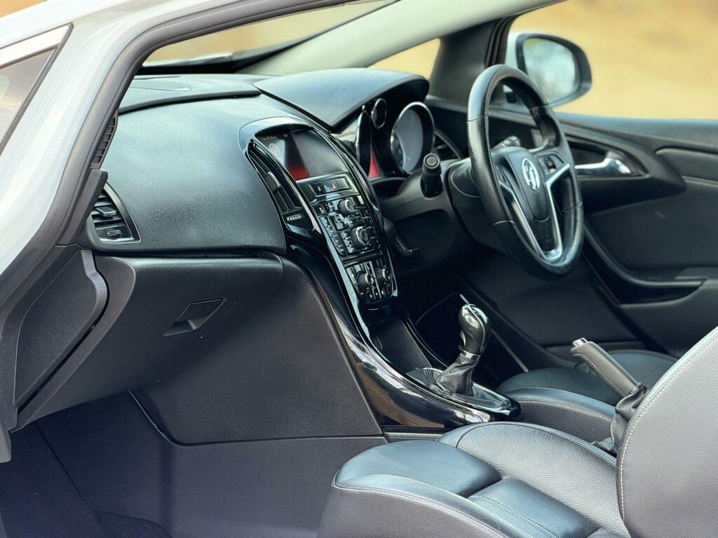 Vauxhall Astra GTC Vauxhall Gtc Coupe Sri 2.0 Cdti 16V Sri #20