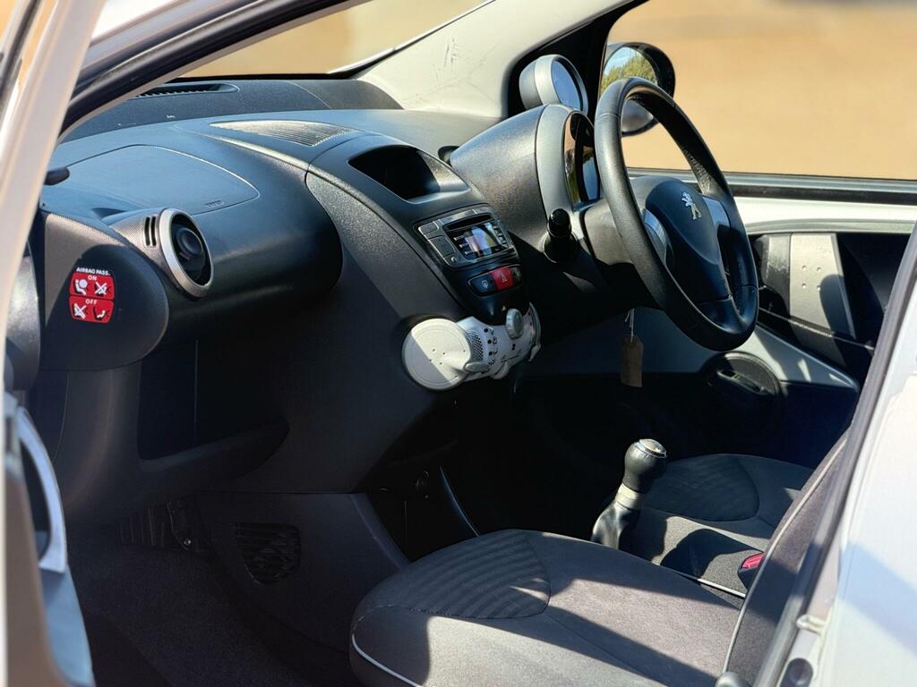 Peugeot 107 1.0 12V Urban Yellow #23