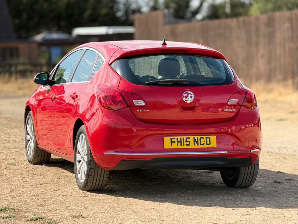 Vauxhall Astra Estate 1.6 16V Design Sports Tourer Euro 5 Red #15