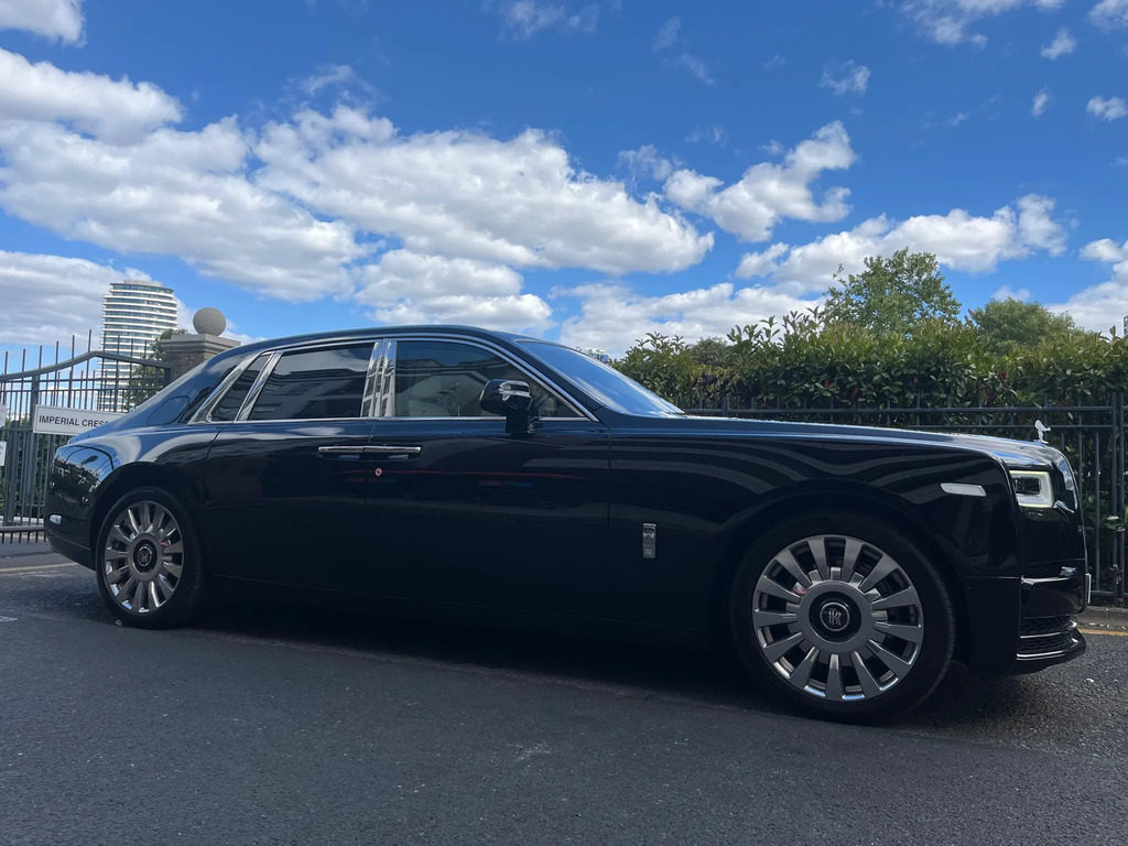 Rolls-Royce Phantom 6.7 V12 Saloon Euro 6 570 Ps LF19EKU Black #5