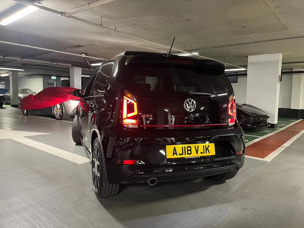 Volkswagen Up Move Up 1.0 Ss 60 Ps 5-Speed Black #46