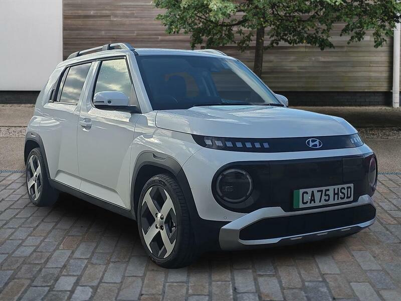 Hyundai Inster Long Range 49Kwh 02 White