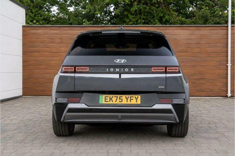 Hyundai Ioniq 5 84Kwh Ultimate Hatchback Awd 32 Grey #3