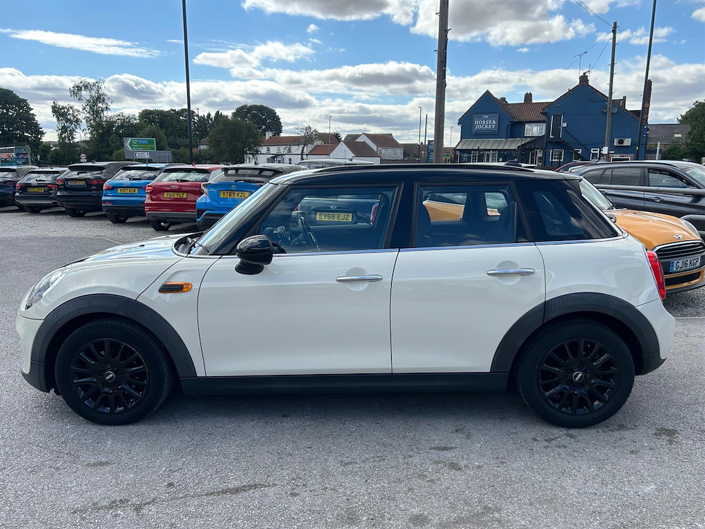 Mini Hatch 1.5 Cooper D Euro 6 Ss #2