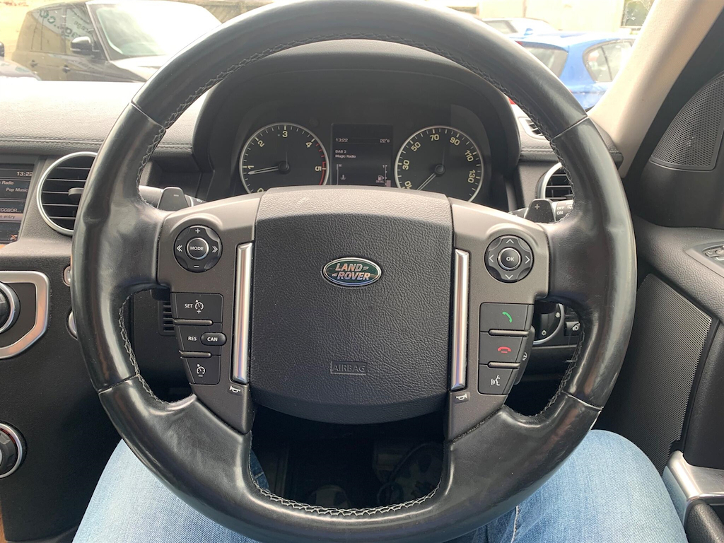 Land Rover Discovery 3 .0 Hse Luxury Sdv6 16 03 2015 Black #9
