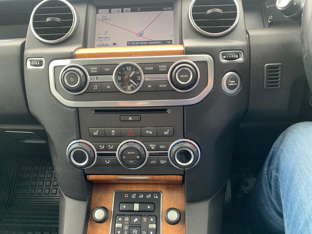 Land Rover Discovery 3 .0 Hse Luxury Sdv6 16 03 2015 Black #18
